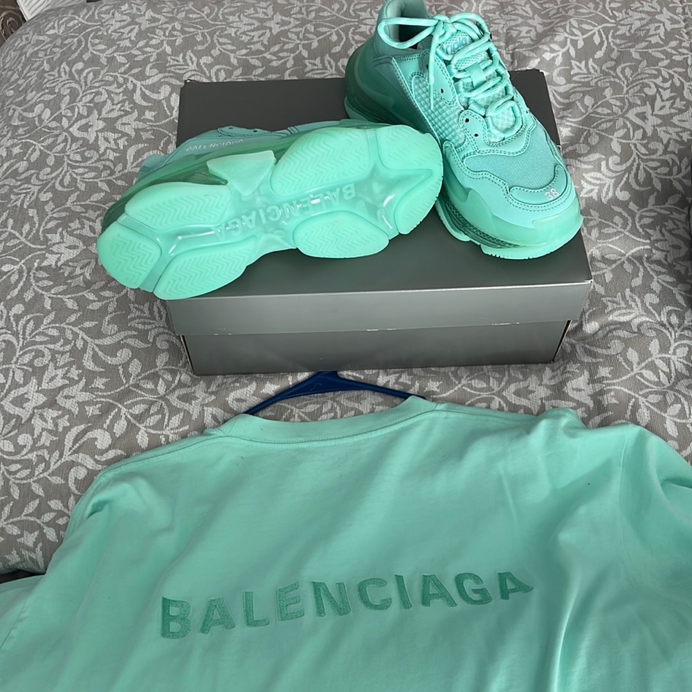 Balenciaga sneakers and matching t shirt brand new